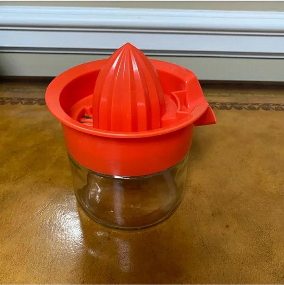 - Manual juicer.. REAMER - Picture 12 of 13